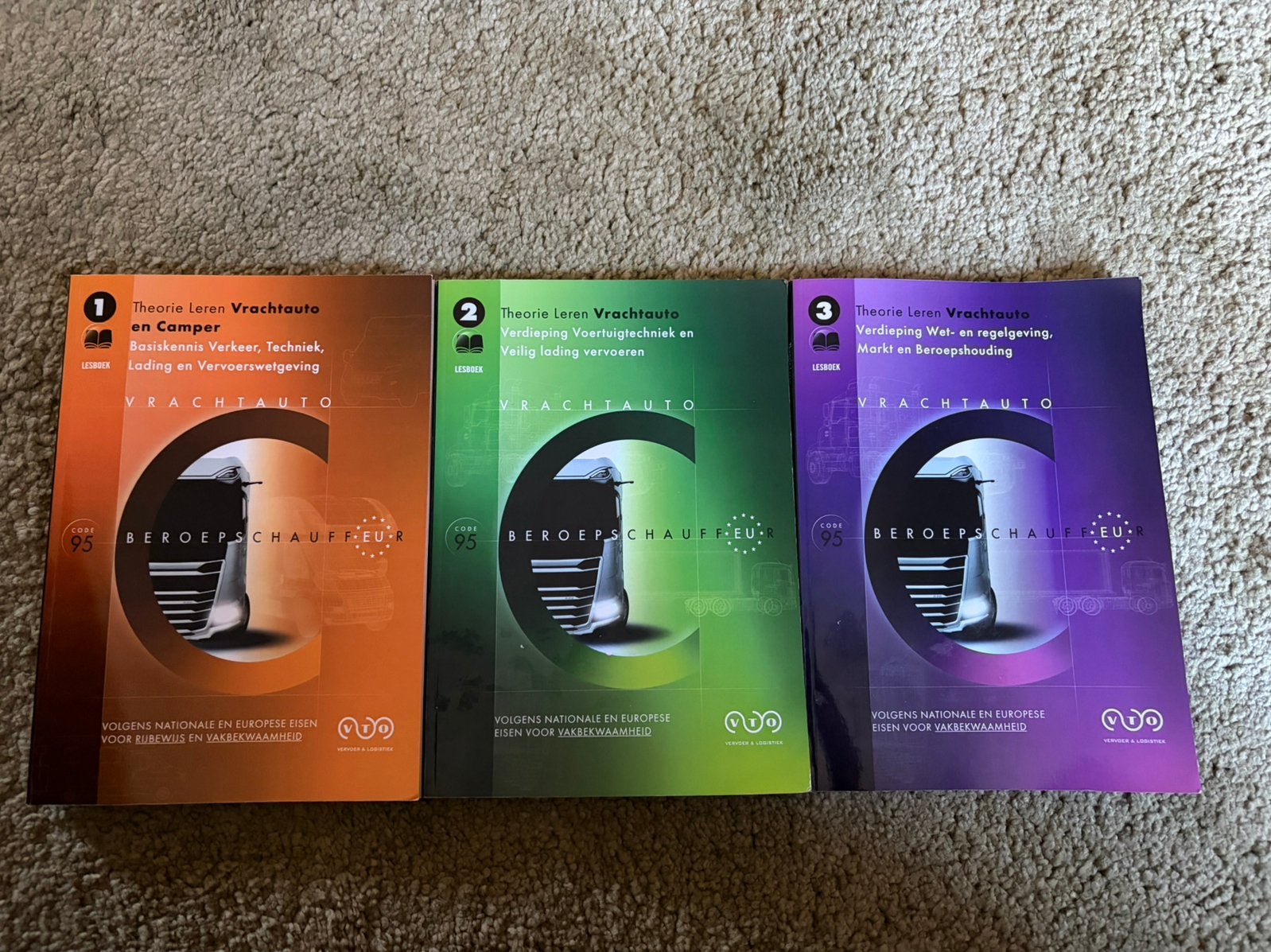 Vrachtwagen theorieboeken module 1/2/3, Boeken, Ophalen of Verzenden, Zo goed als nieuw