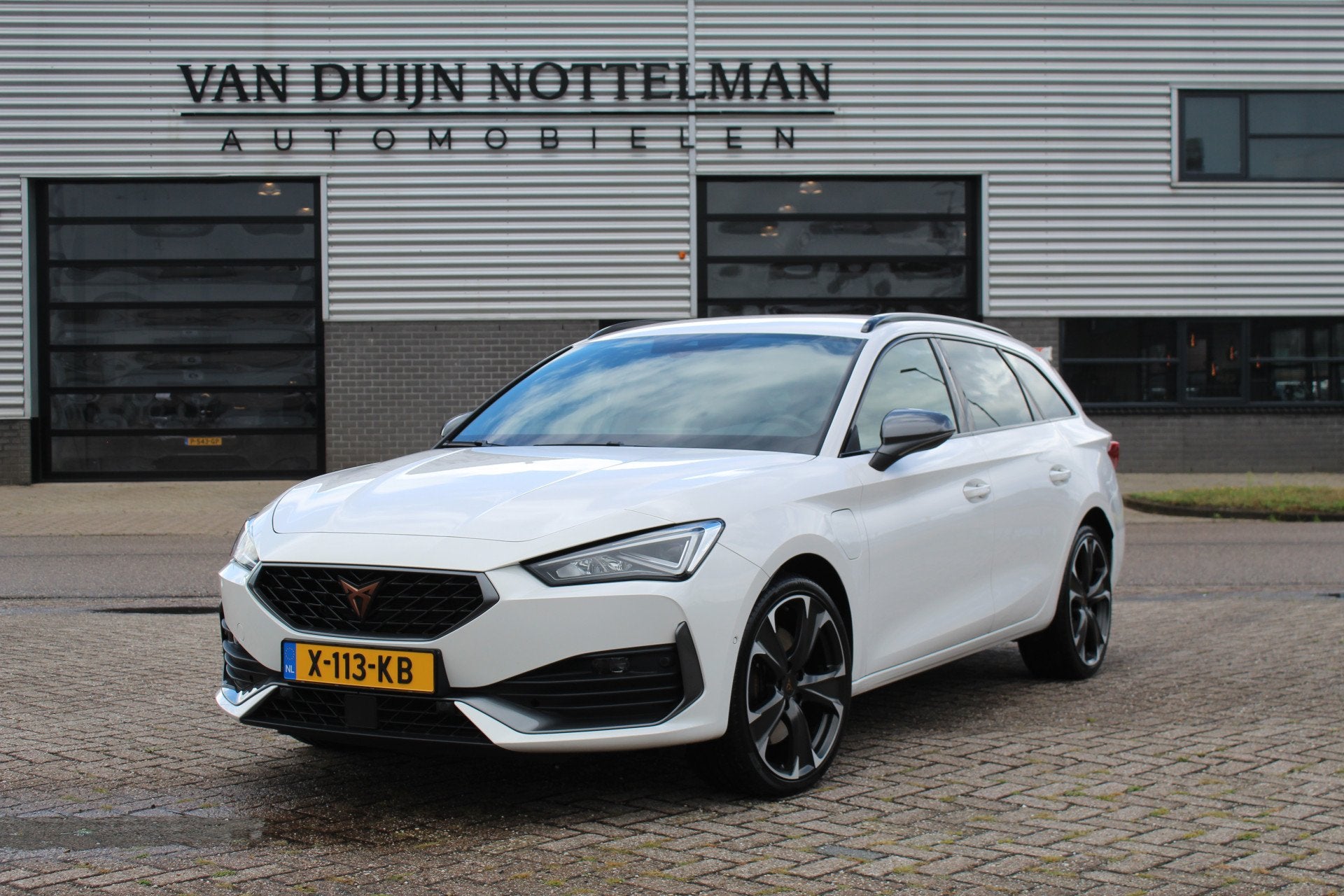 CUPRA Leon Sportstourer 1.4 e-Hybrid VZ Adrenaline / Carplay, Auto's, 77 km/l, Gebruikt, 4 cilinders, Met garantie (alle)