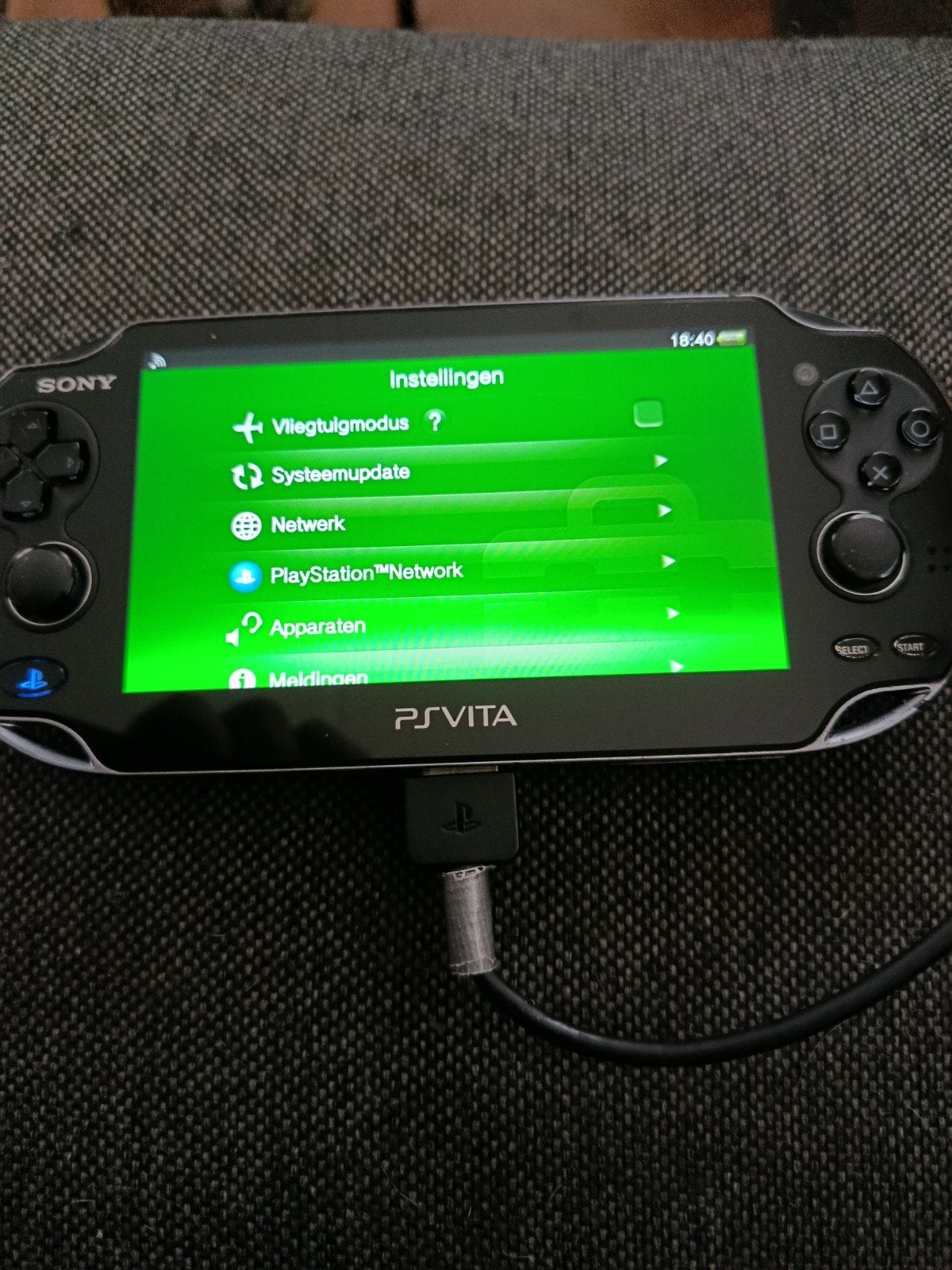 pch1004 psvita 2012 (Oled), Spelcomputers en Games, Overige modellen, Zwart, Ophalen of Verzenden, Gebruikt