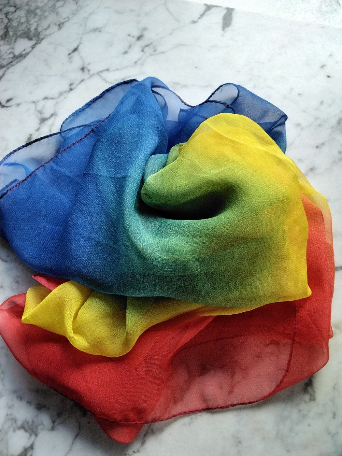 Speeldoek dansdoek REGENBOOG rood seizoenstafel decoratie, Verzenden, Nieuw, Ontdekken, Met licht