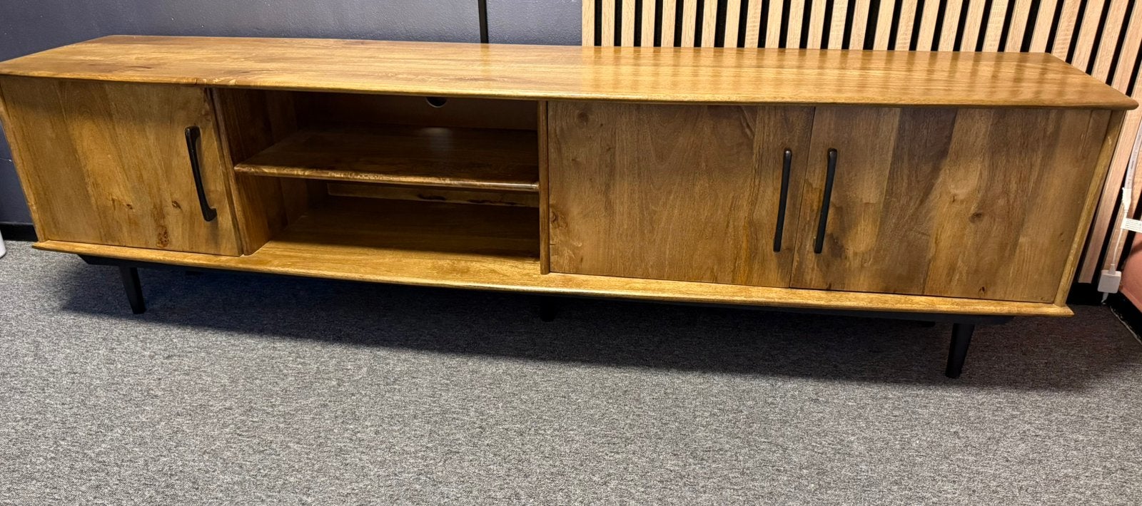 Tv-meubel, Elias, massief mangohout, nieuwstaat, Ophalen, Stijlvol & Modern, 150 tot 200 cm, Nieuw