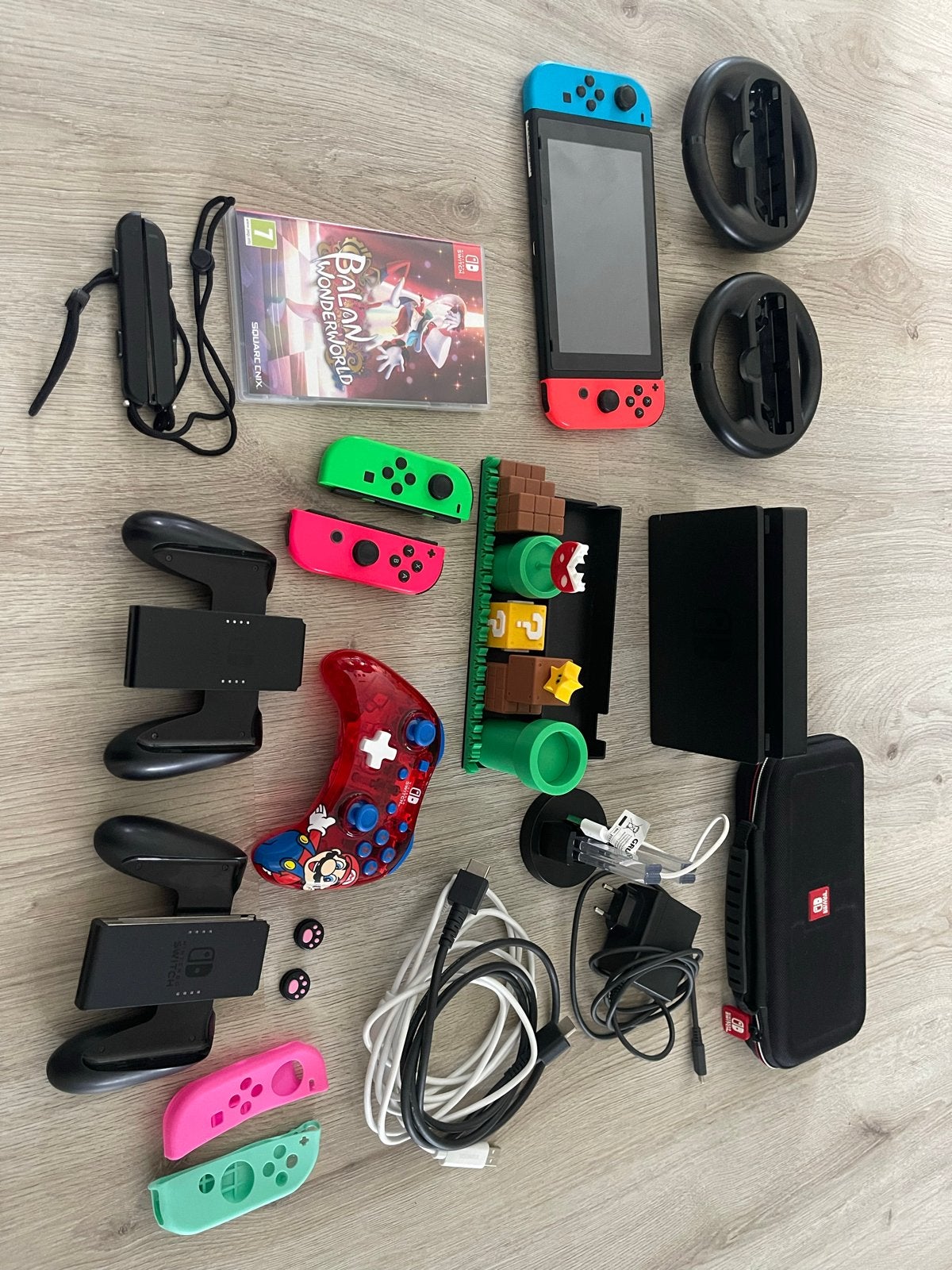Nintendo Switch (2019 upgrade) - met veel accessoires, Met games, Zo goed als nieuw, Met 3 controllers of meer, Ophalen
