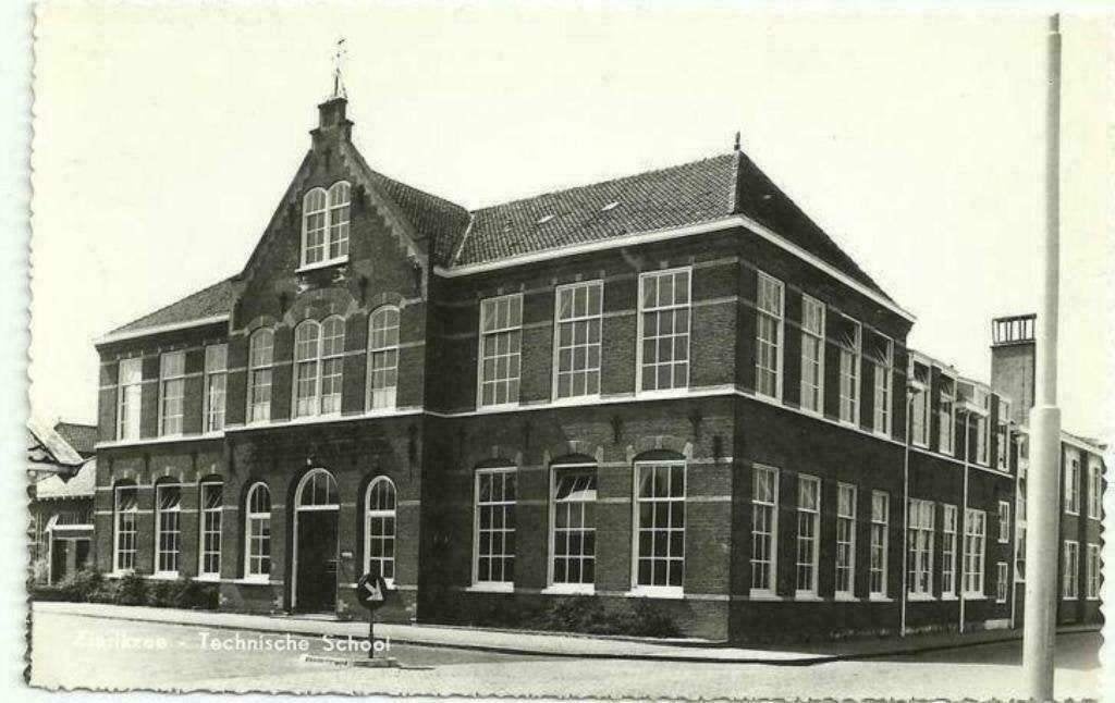 AK Zierikzee - Technische School., Verzenden, 1960 tot 1980, Ongelopen, Zeeland