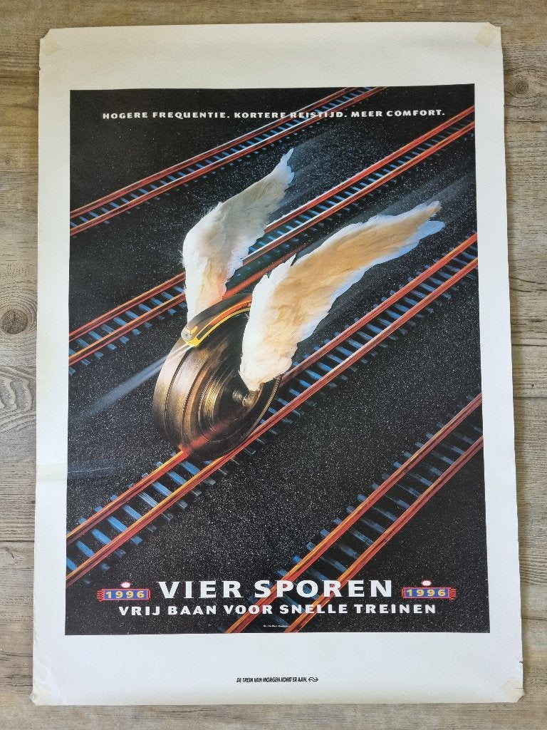 NS Poster Vier Sporen 1996 - Vrij Baan Snelle Treinen, Ophalen of Verzenden, Gebruikt, Trein, Kaart of Prent