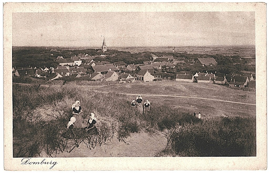 700358	Domburg	Klederdracht	ZL	Nette oude kaart onbeschreven