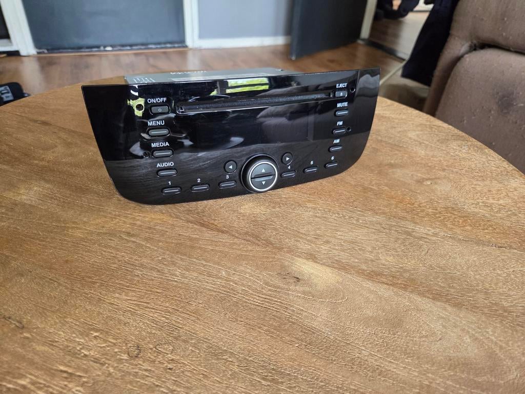Originele Fiat/Lancia autoradio - Zo goed als nieuw, Auto diversen, Autoradio's, Ophalen of Verzenden, Zo goed als nieuw