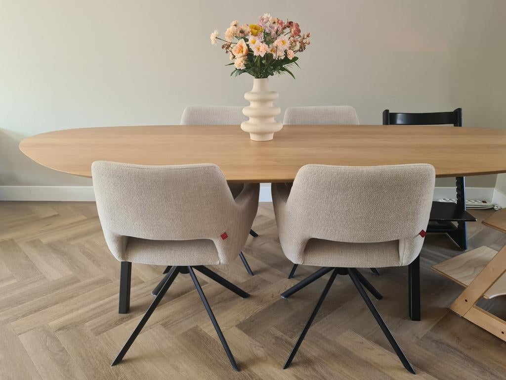 ZGAN! 4 Dima Eetkamerstoelen Eijerkamp beige, draaibaar, Huis en Inrichting, Stoelen, Zo goed als nieuw, Vier, Stof, Overige kleuren
