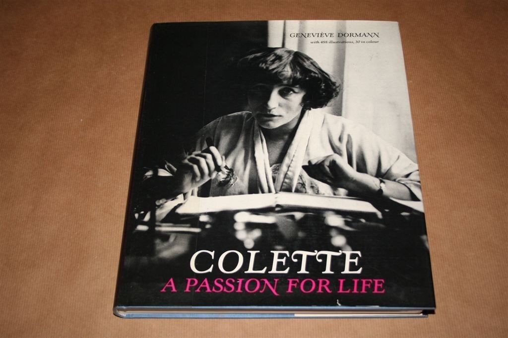 Franse schrijfster Colette biografie - Groot formaat, Ophalen of Verzenden, Gelezen, Sport