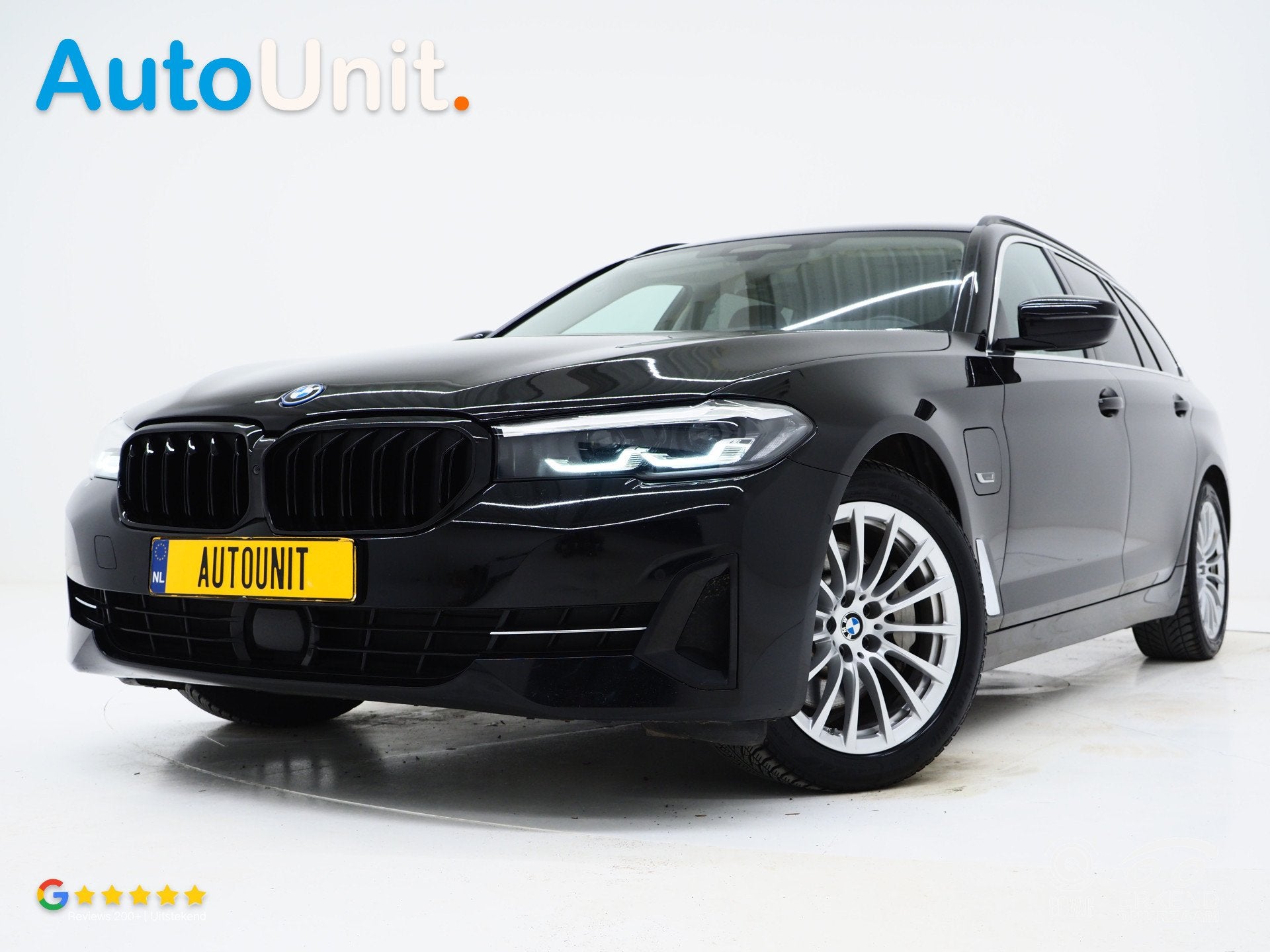 BMW 5 Serie Touring 530e xDrive | Leder | Trekhaak | Camera, Auto's, Automaat, 1998 cc, 1935 kg, Gebruikt