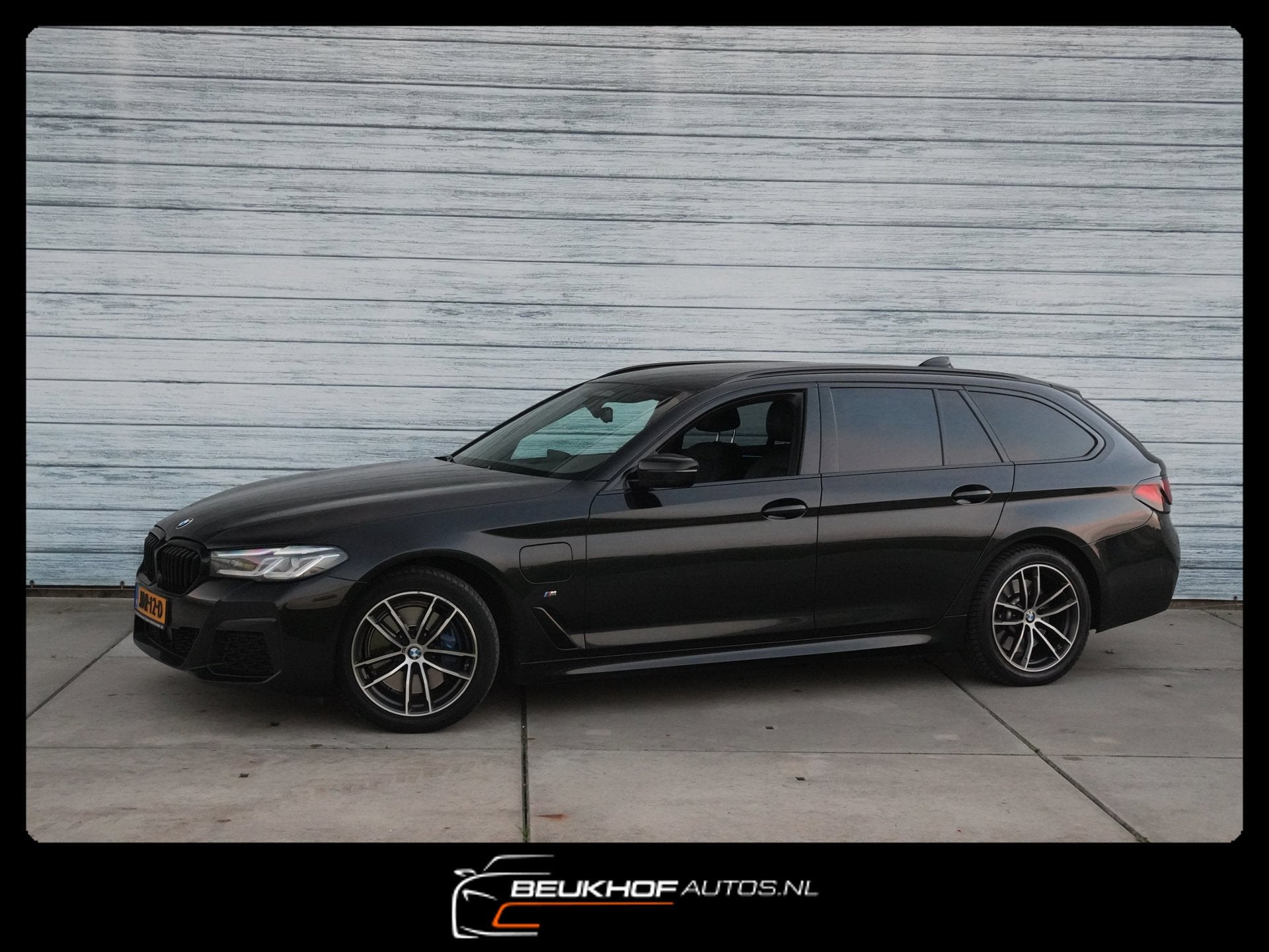 BMW 5-serie Touring 530e xDrive Business Xenon Leer Soh91%, Auto's, 1998 cc, 1935 kg, Gebruikt, 4 cilinders