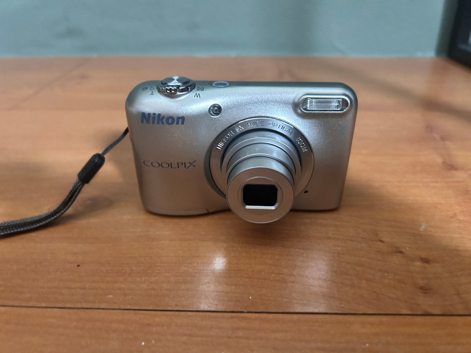 Nikon Coolpix L31 vintage Compactcamera - Zilver, Ingebouwde flitser, Handleiding, Ophalen of Verzenden, Zo goed als nieuw