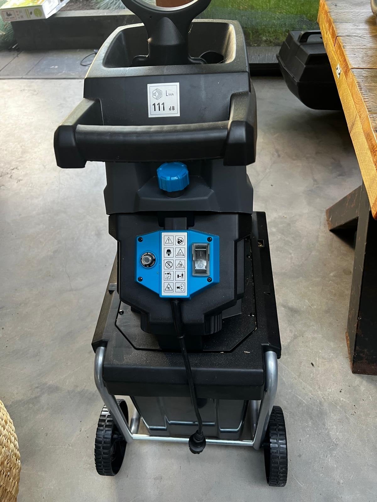 GAMMA hakselaar 2500W H-2500K - Krachtig en Verrijdbaar, Ophalen, Zo goed als nieuw, Elektrisch, Met opvangbak