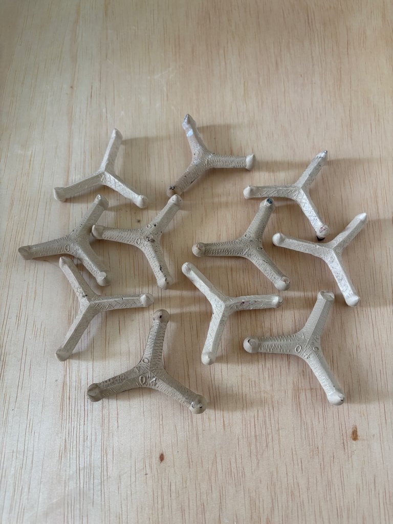 Stapelmateriaal voor keramiek stook - triangels NR 4, Hobby en Vrije tijd, Pottenbakken, Ophalen of Verzenden, Gebruikt