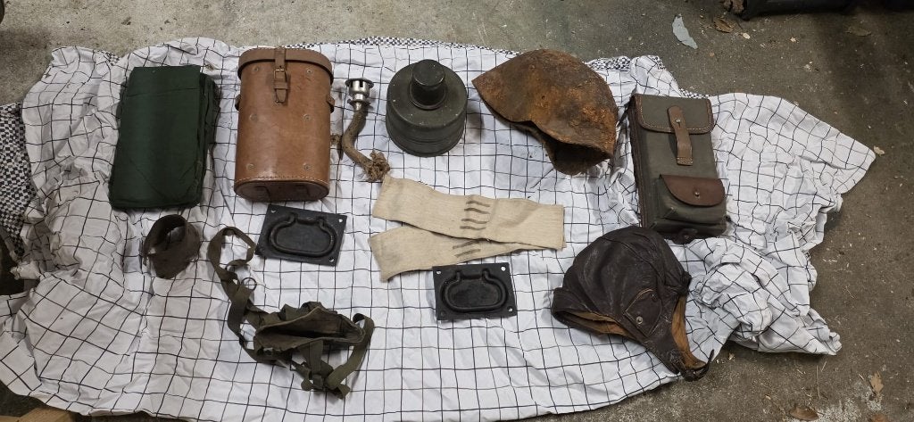 Lotje militaria - Duitse Helm BOVO WO2 en meer, Verzamelen, Militaria | Tweede Wereldoorlog, Ophalen of Verzenden, Landmacht, Duitsland