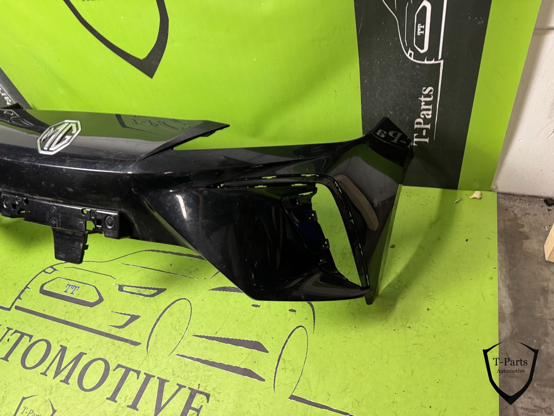 MG4 voorbumper bumper mg 4, Gebruikt, Ophalen of Verzenden, Bumper, SAIC Motor UK Technical Centre Limited