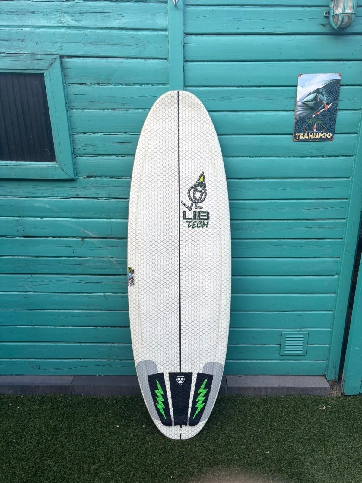 Libtech Surfboard 5.7 met luxe draagtas - Zeer stevig, Watersport en Boten, Golfsurfen, Gebruikt, Shortboard, Met draagtas, Ophalen of Verzenden