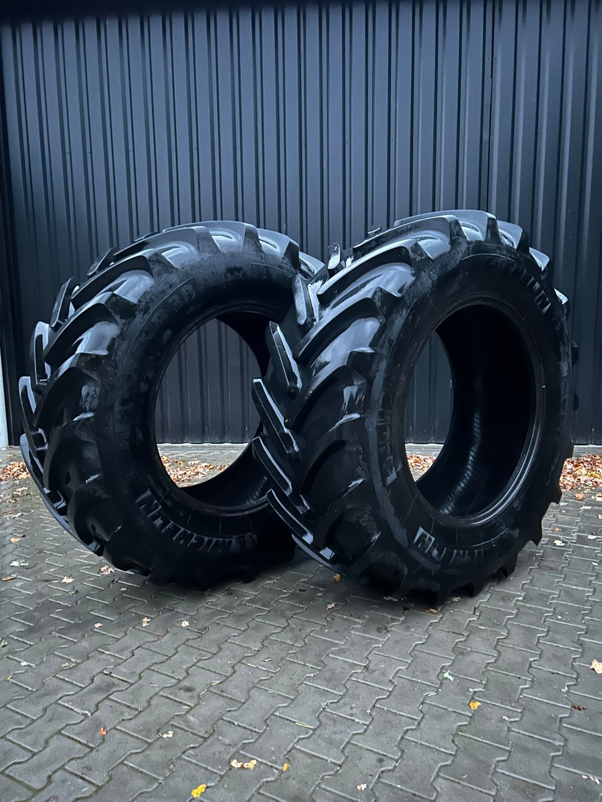 Michelin Multibib 650/65 R38 banden, Ophalen