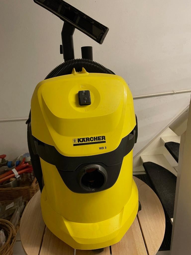 Kärcher nat en droogzuiger, Ophalen, Inclusief accessoires, Kärcher, Zo goed als nieuw