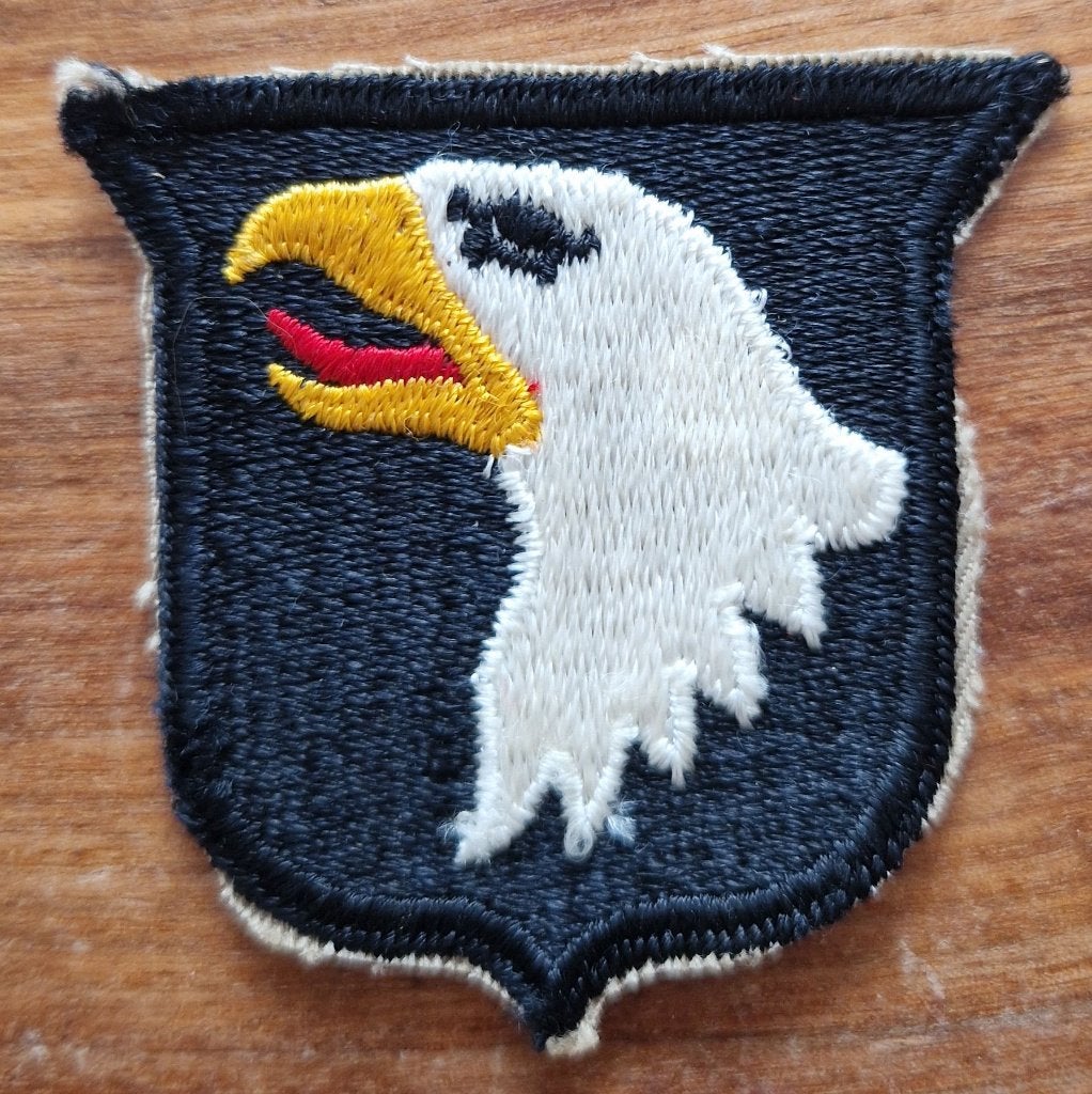 Originele WW2 101st Screaming eagles patch type 4 whiteback, Ophalen of Verzenden, Landmacht, Amerika, Embleem of Badge
