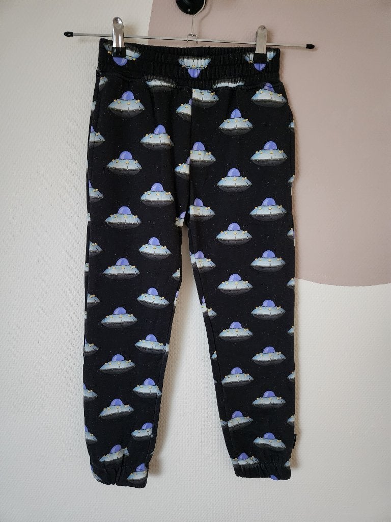 Snurk broek/jogginbroek - UFO - 140, Kinderen en Baby's, Kinderkleding | Maat 140, Broek, Jongen of Meisje, Nieuw, Ophalen of Verzenden