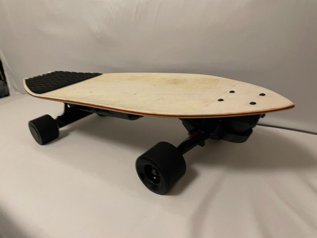 Electrisch surfskate, Ophalen of Verzenden, Zo goed als nieuw, Skateboard, Longboard