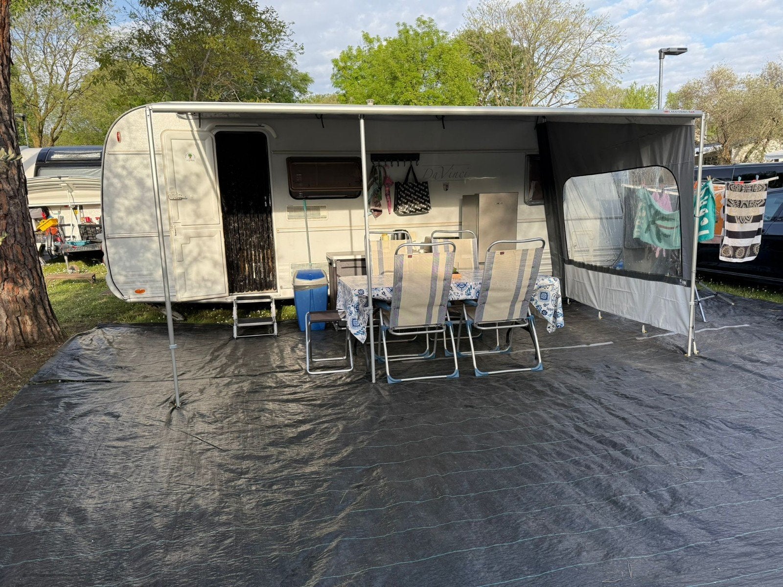Te huur 5 persoons luxe caravan met stapelbed en rondzit, Caravans en Kamperen