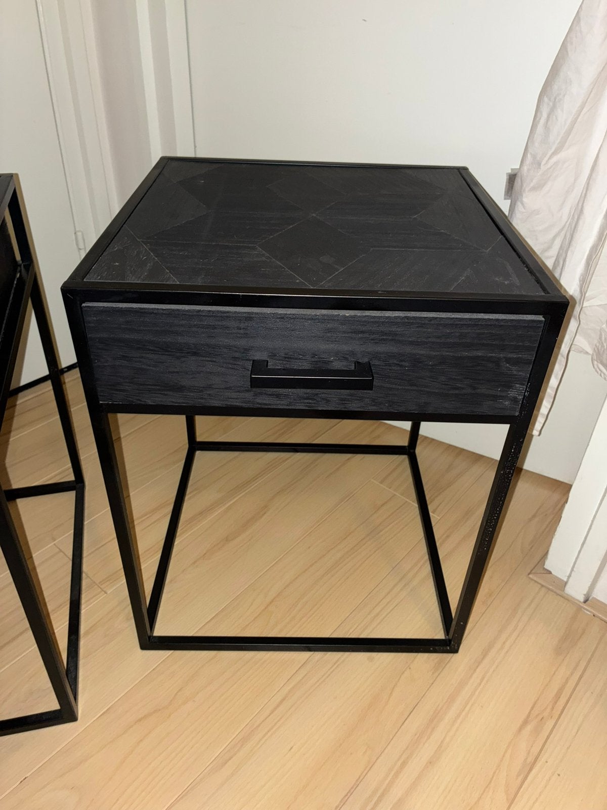 Set van 2 industriële zwarte nachtkastjes, Ophalen, Zo goed als nieuw, Minder dan 45 cm