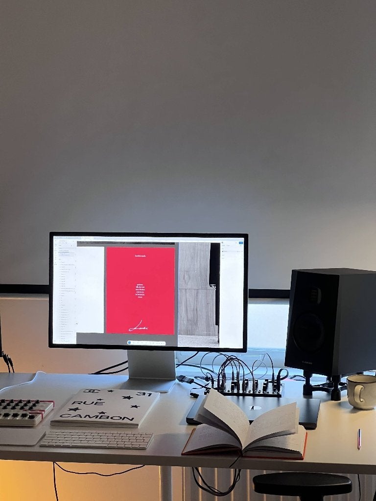 Apple Studio Display 27' monitor, Computers en Software, Ophalen, Zo goed als nieuw, 60 Hz of minder, IPS