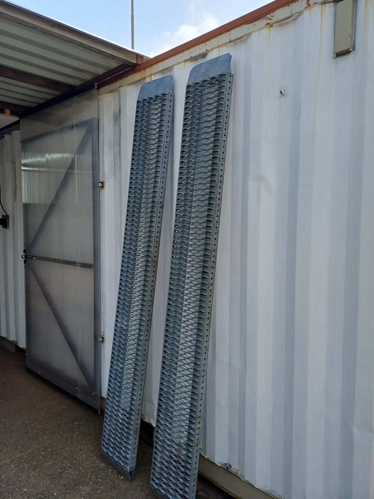 2x Zeer Sterke Oprijplaten 250x30cm voor Minigraver/Shovel, Ophalen