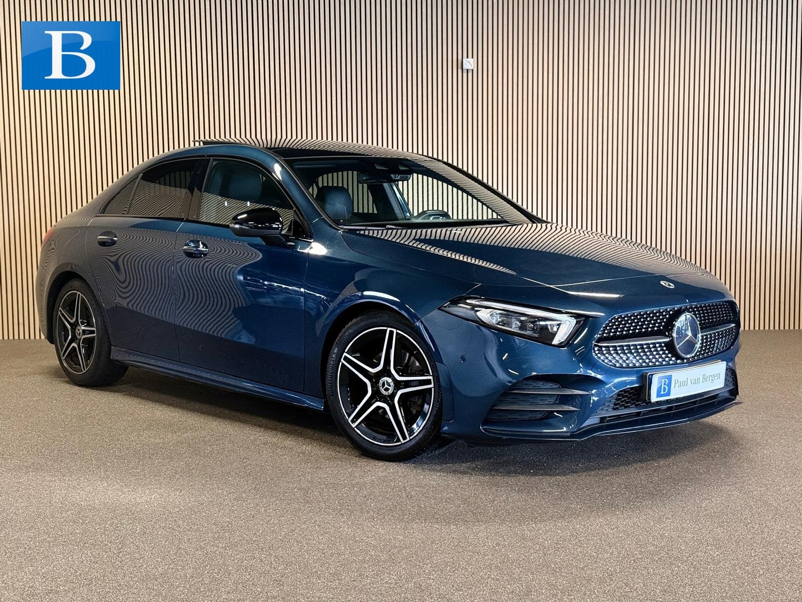 Mercedes-Benz A-Klasse 180 Sedan AMG STYLING-PANORAMA-MEMORY, Auto's, 136 pk, 4 cilinders, Blauw, Origineel Nederlands