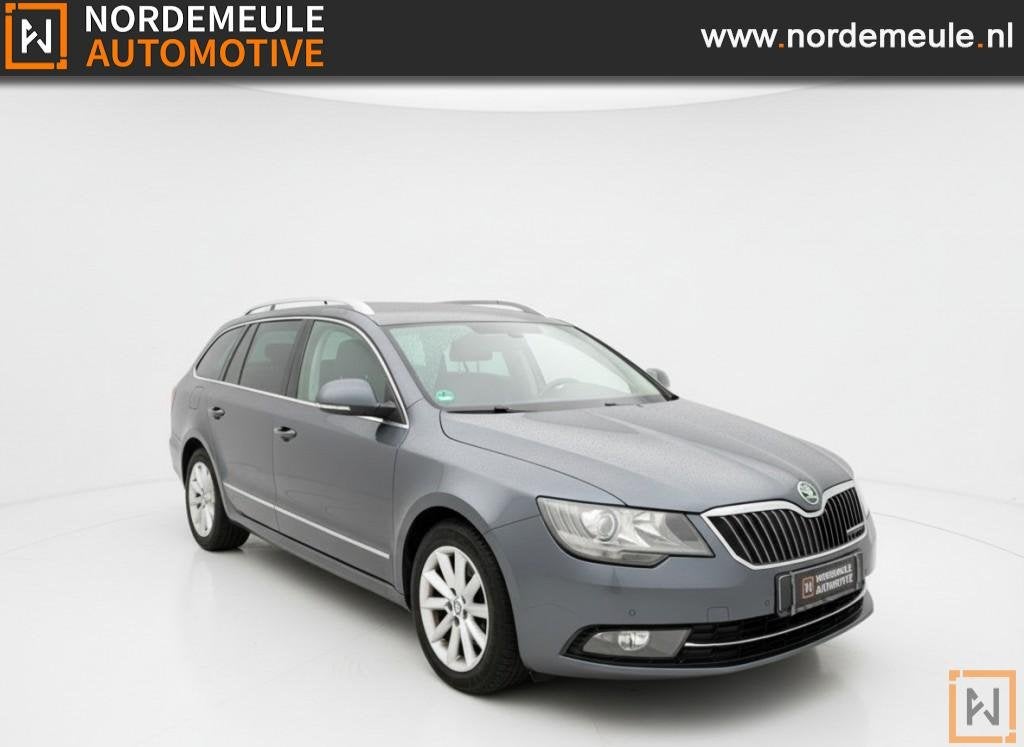 Skoda SUPERB 1.6 TDI CHAMPS ELYSEE. NAVI,TREKHAAK,CRUISE, Auto's, Gebruikt, Euro 6, 4 cilinders, 23 km/l