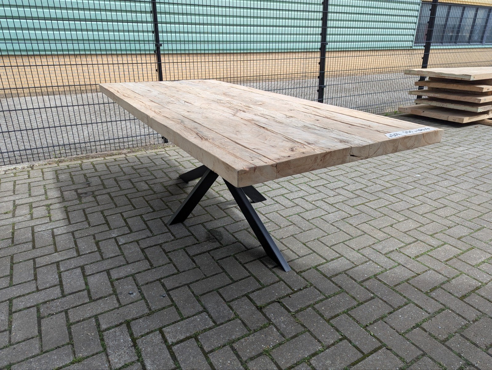 Robuuste houten tuintafel met metalen onderstel, Tuin en Terras, Tuintafels, Ophalen of Verzenden, Rechthoekig, Hout