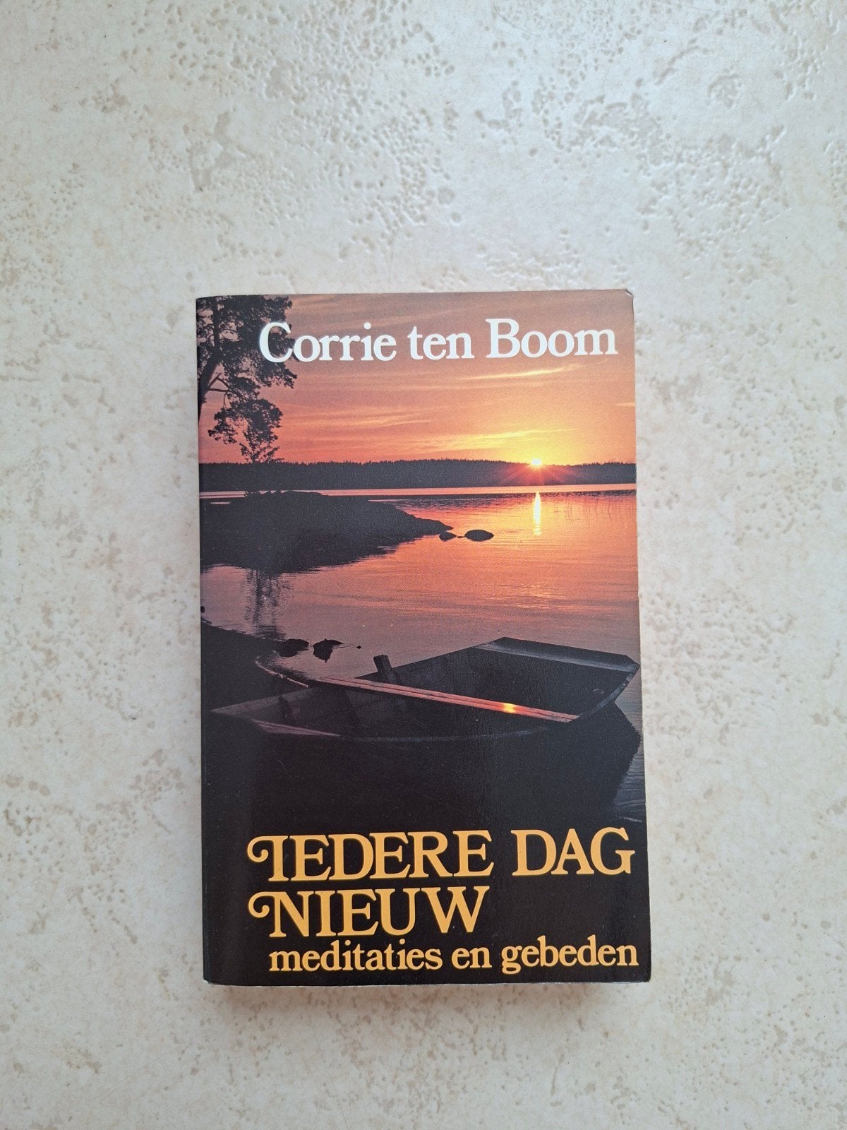 Iedere dag nieuw - Corrie ten Boom, Ophalen of Verzenden, Gelezen, Corrie ten Boom, Christendom | Protestants