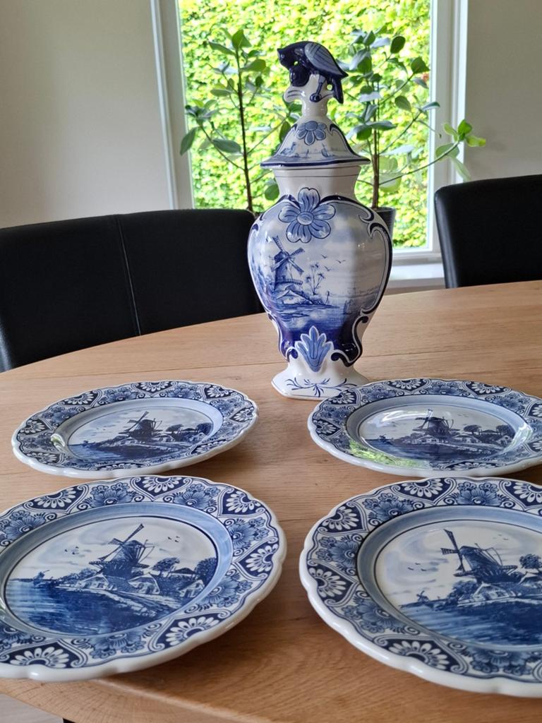 Delfts Blauw vaas en borden set - Handgeschilderd, Ophalen of Verzenden