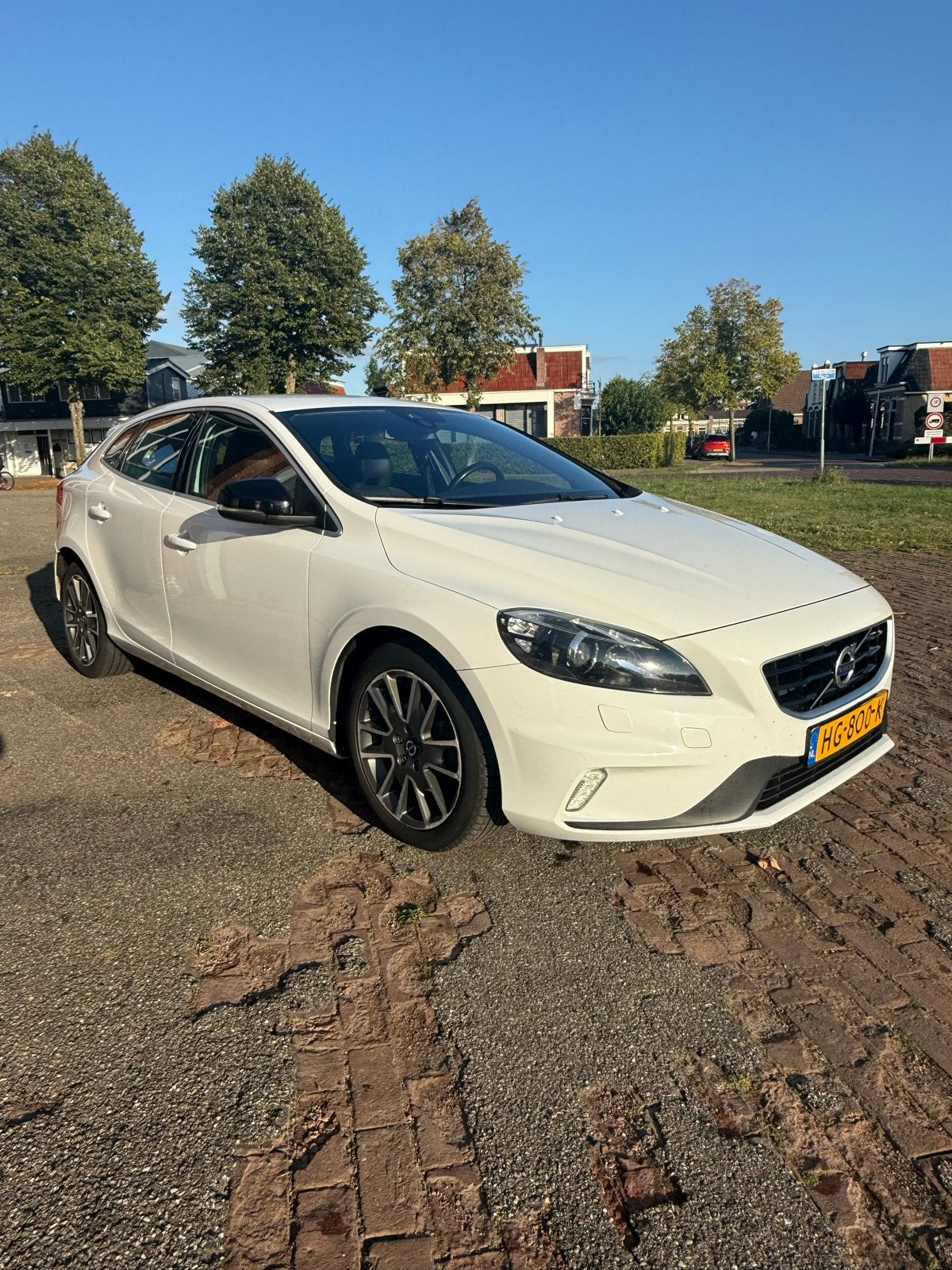 Volvo V40 2.0 D2 120PK 2015 Wit R-desing trekhaak stoelverw., Auto's, Volvo, Voorwielaandrijving, 1350 kg, Zwart, 1969 cc