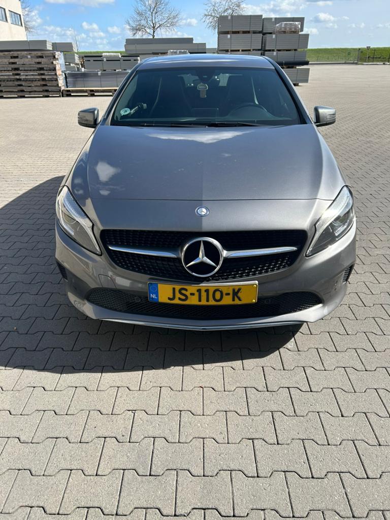 Mercedes-Benz A-Klasse A180 1.6 Blue Efficiency 2016 Grijs, Voorwielaandrijving, 4 cilinders, 122 pk, 1200 kg