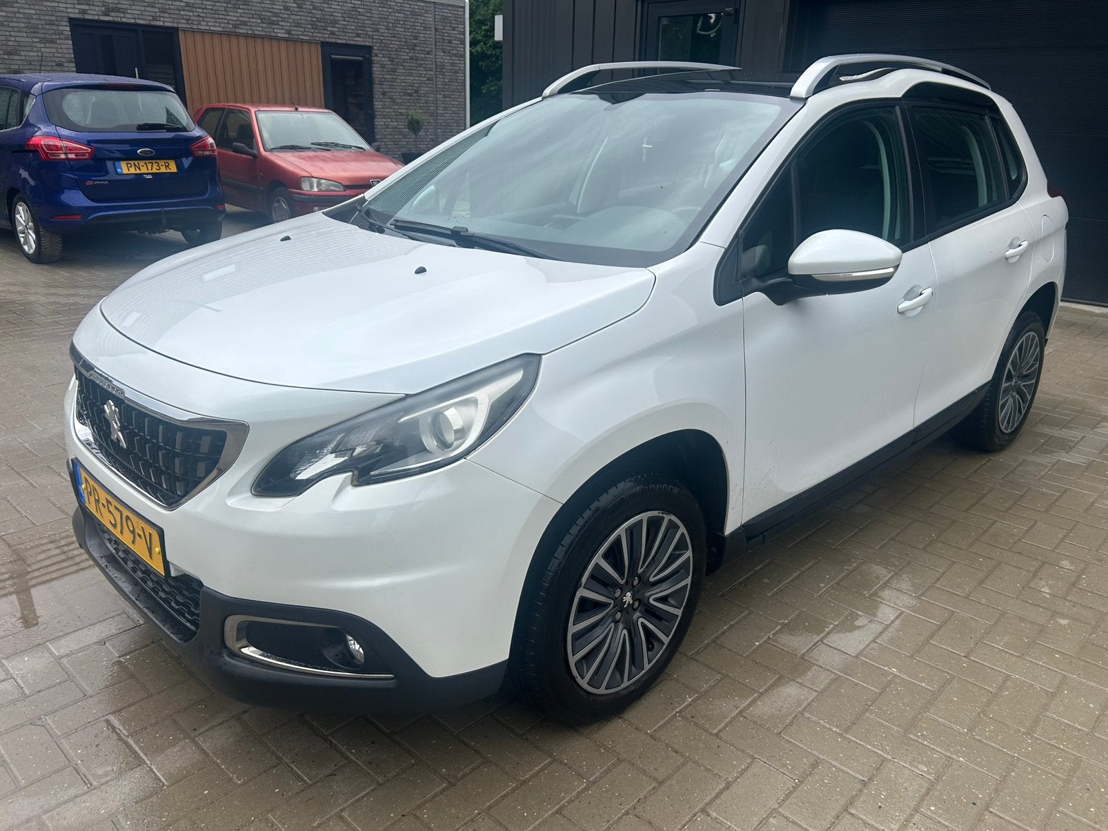 Peugeot 2008 1.2 VTI 81KW 2017 Wit Pano PDC, Voorwielaandrijving, USB, 1250 kg, Origineel Nederlands