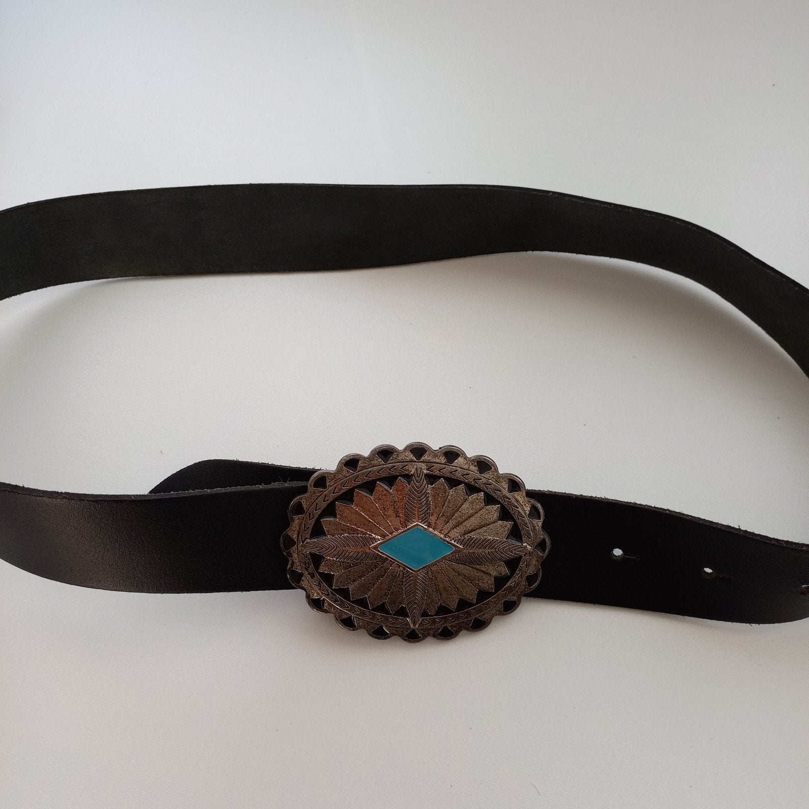 Leuke zwarte leren riem met metalen gesp nu, Kleding | Dames, Riemen en Ceinturen, 80 tot 90 cm, 3 tot 5 cm, Tailleriem, Ophalen of Verzenden