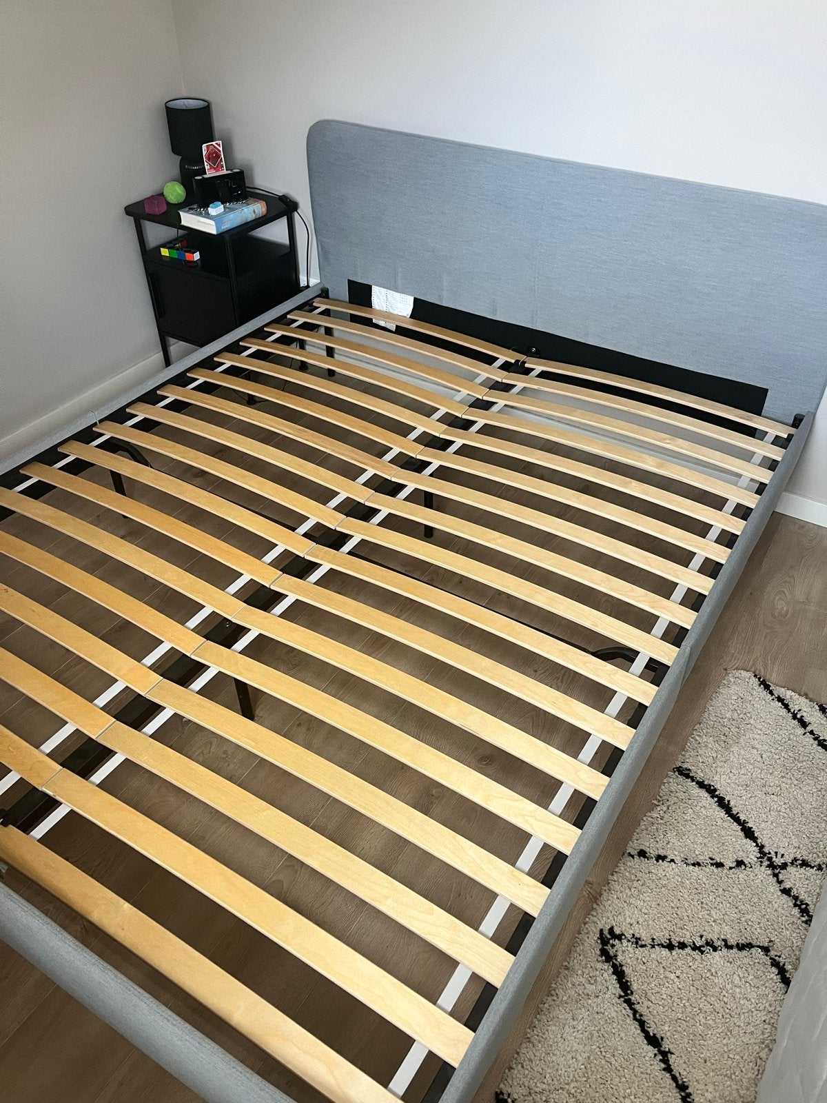 IKEA Slattum bed 160x200 - Zo goed als nieuw, Ophalen, Tweepersoons, Zo goed als nieuw, 200 cm