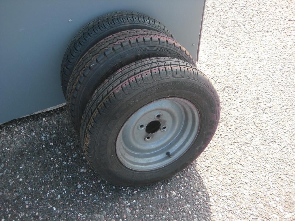 te koop 3 wielen met banden 145 - 80 - 12 - inch, Ophalen, Zo goed als nieuw