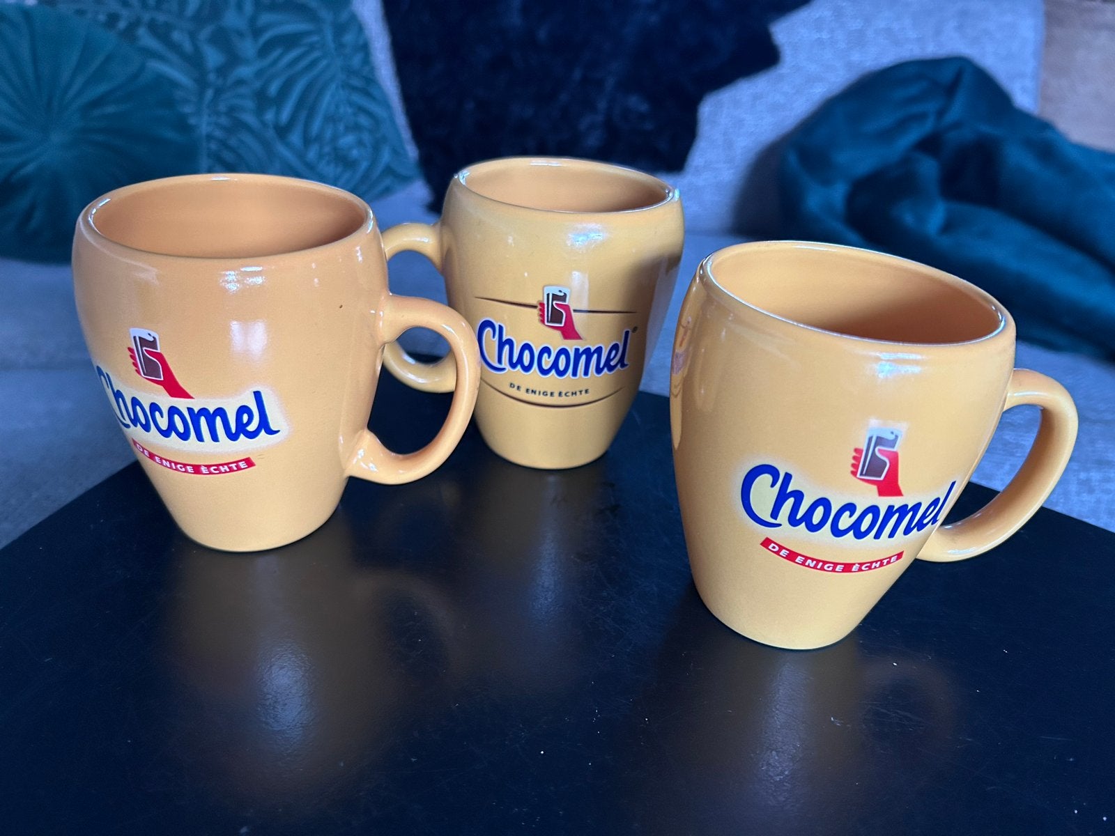 Set van 4 Chocomel mokken mok beker Zo goed als nieuw, Overige typen, Geel, Ophalen of Verzenden, Zo goed als nieuw