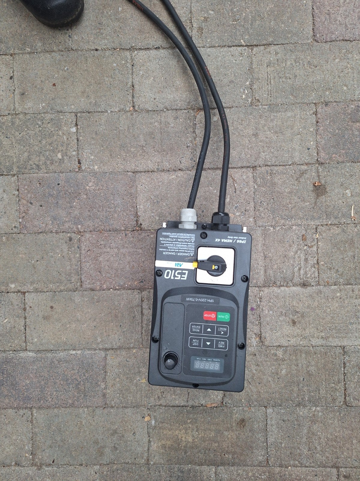ABI E510 Frequentieomvormer IP66/NEMA 4X, Doe-het-zelf en Verbouw, Elektra en Kabels, Ophalen of Verzenden