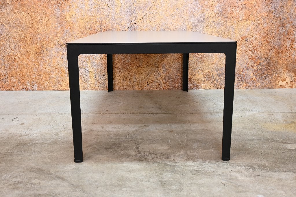 ZGANieuw fraaie Leolux Kalia design eetkamertafel, Kunststof, Leolux, Leolux, 200 cm of meer