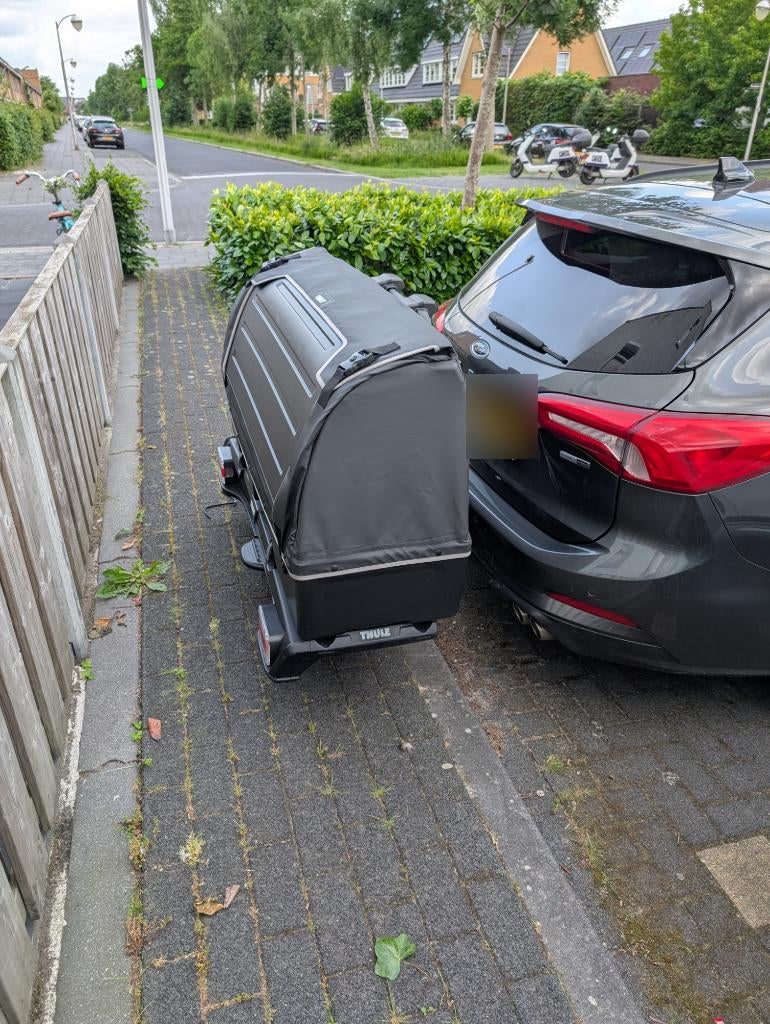 Te huur: Thule Onto 2 trekhaakkoffer - 300 liter, Auto diversen, Ophalen, Zo goed als nieuw