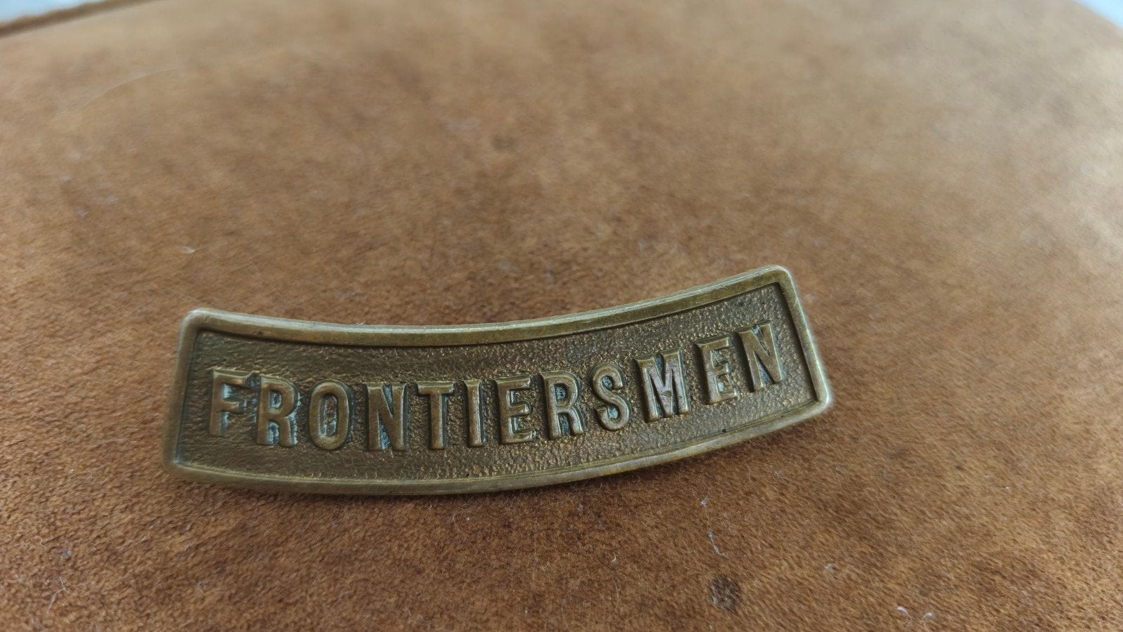 Originele WW2 Canadese  Frontiersmen shoulder title., Ophalen of Verzenden, Landmacht, Engeland, Embleem of Badge