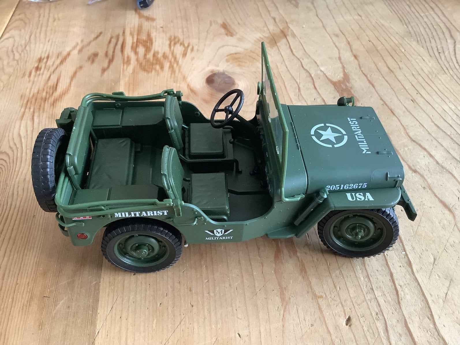 Jeep , metal die -cast , 1:18, Ophalen of Verzenden