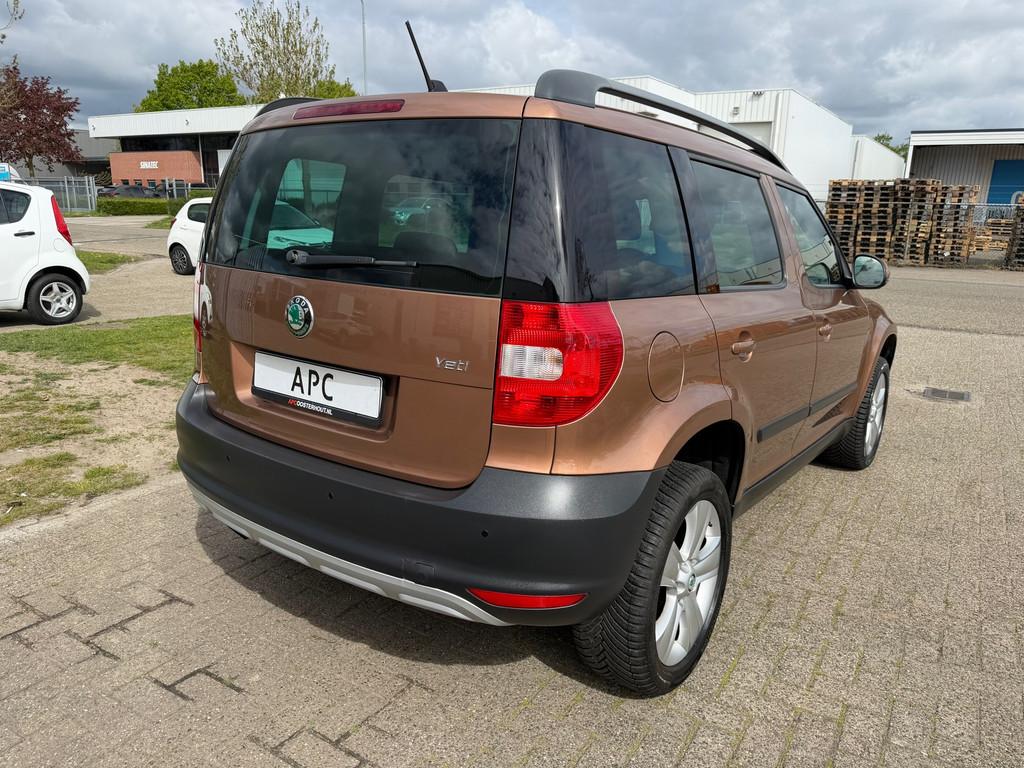 Skoda Yeti 1.2 TSI Elegance Plus Edition, Auto's, Automaat, Gebruikt, Beige, 4 cilinders