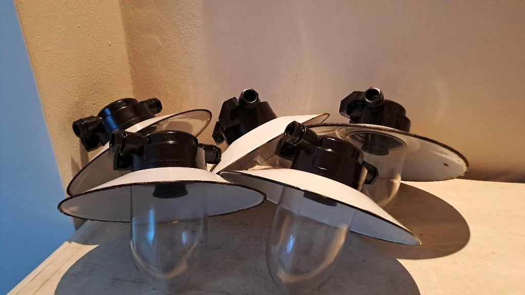 5x Stoere oude landelijke schuurlamp/stallamp emaille kap, Ophalen