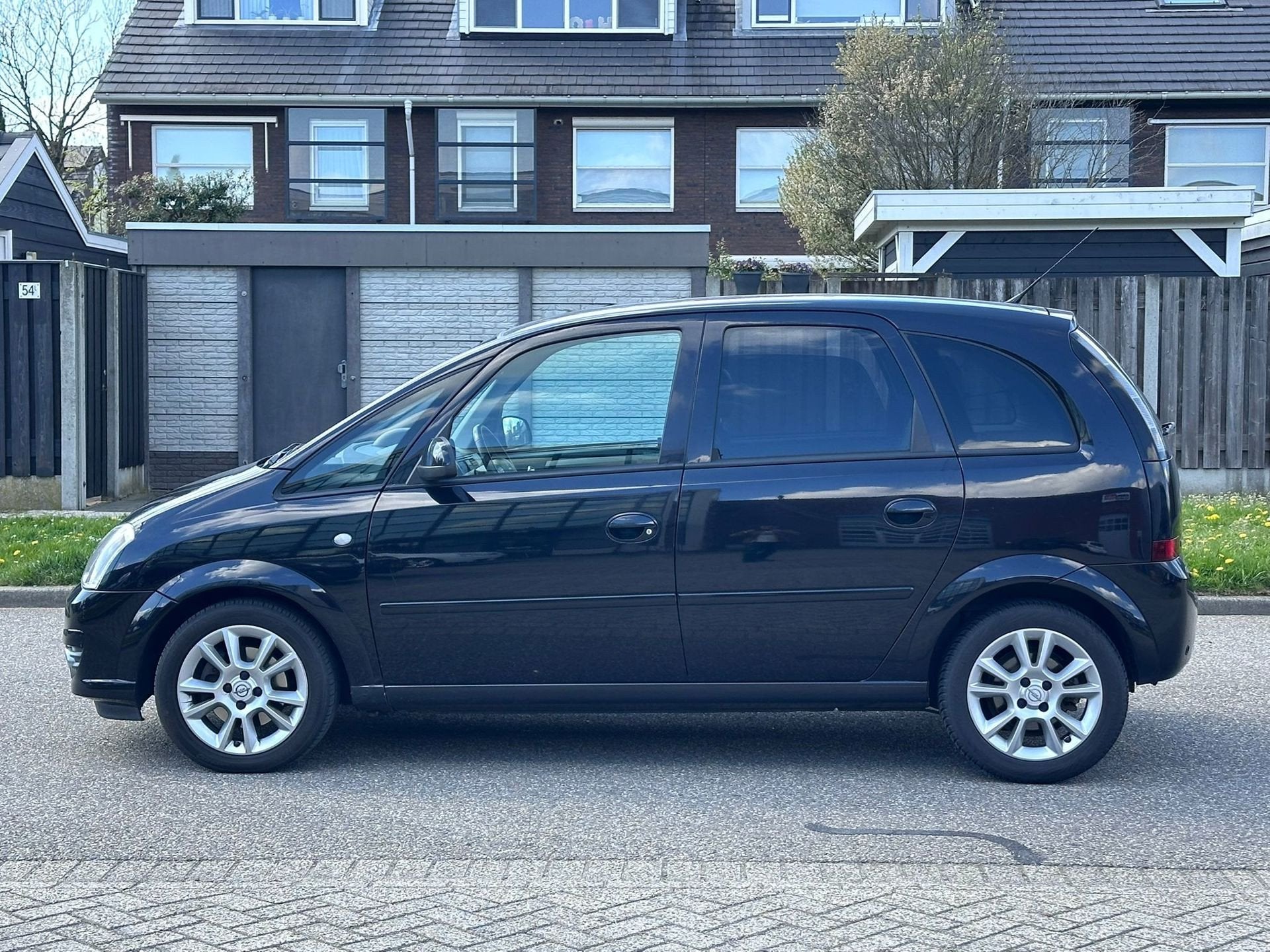 Opel Meriva 1.6-16V Cosmo Automaat*Ketting vervangen*1e eige, Dealer onderhouden, 15 km/l, 4 cilinders, Leder en Stof