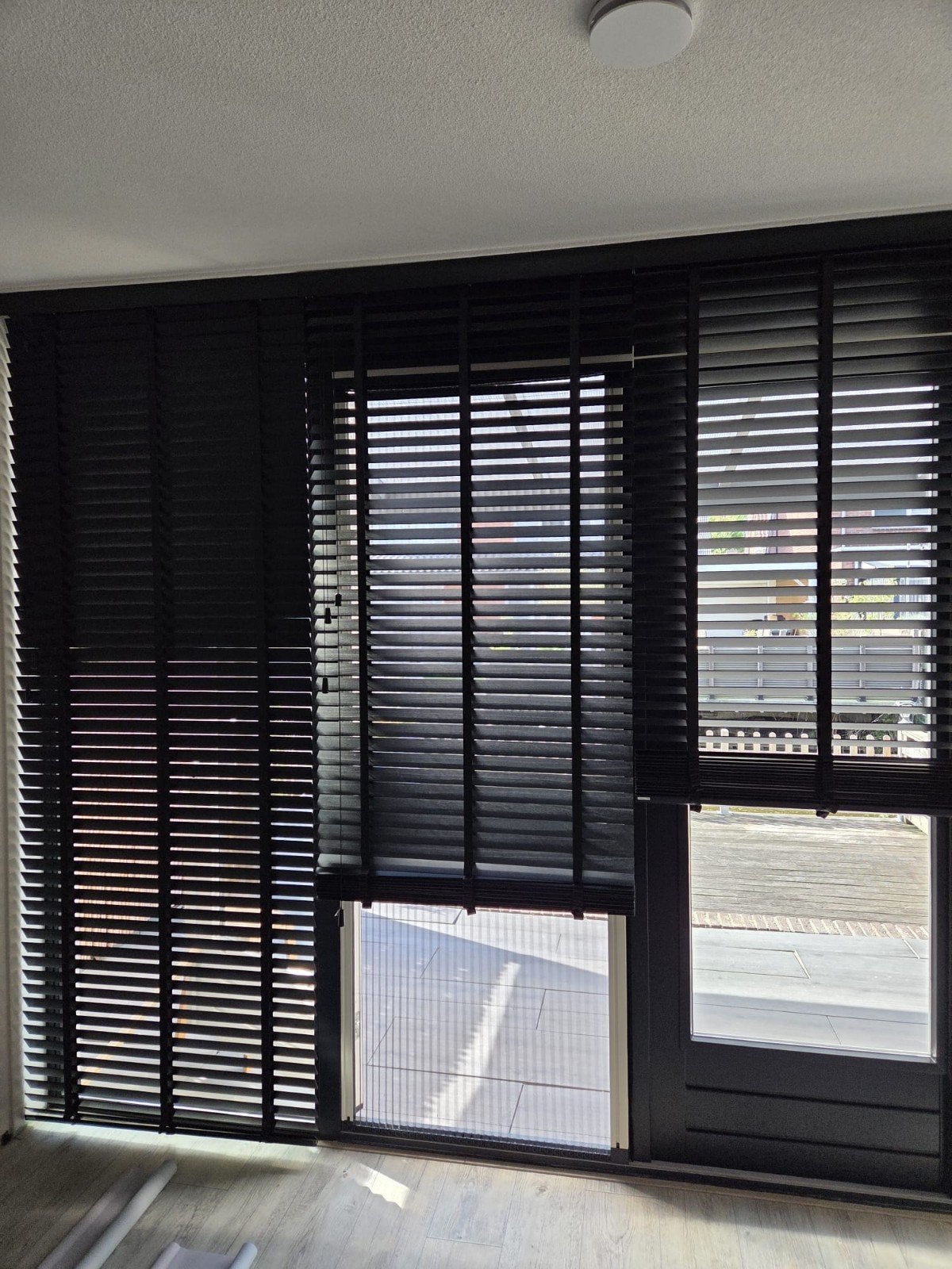 Nette zwarte houten jaloezieën van Veneta, Huis en Inrichting, Ophalen, Overige merken, Zwart, Hout